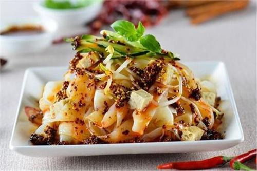 威海彩色涼皮培訓(xùn)中心,短期速成培訓(xùn)班